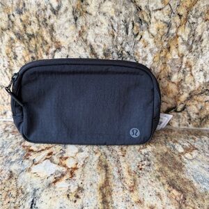 Nwt lululemon belt bag